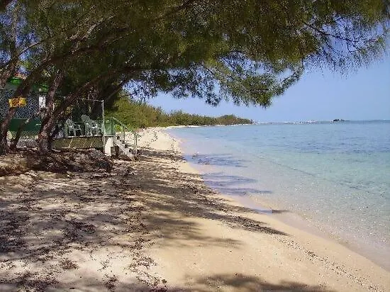Island Vibes Point Of View- Near Beach & Airport Нассау