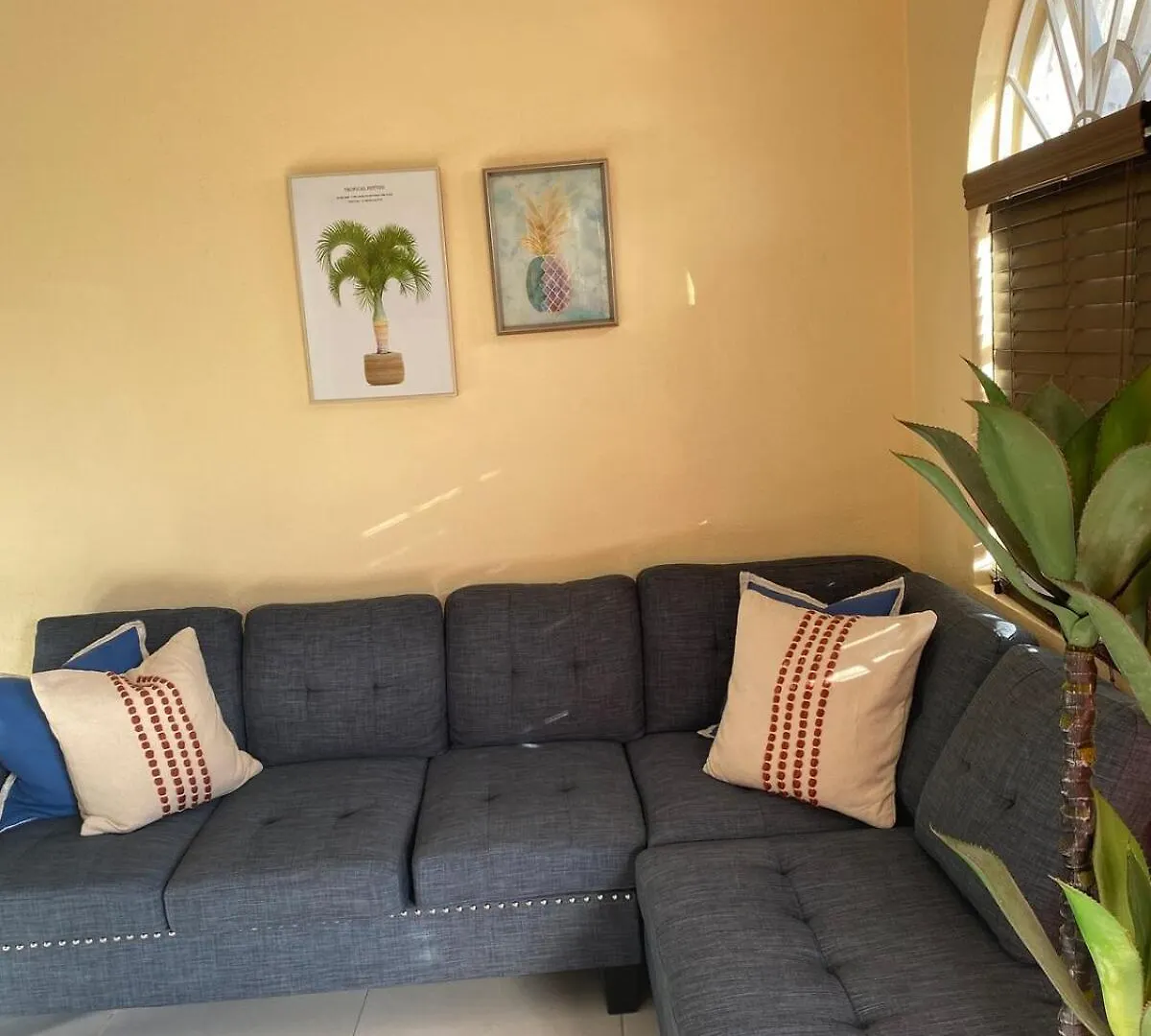 Island Vibes Point Of View- Near Beach & Airport Nassau Appartamento