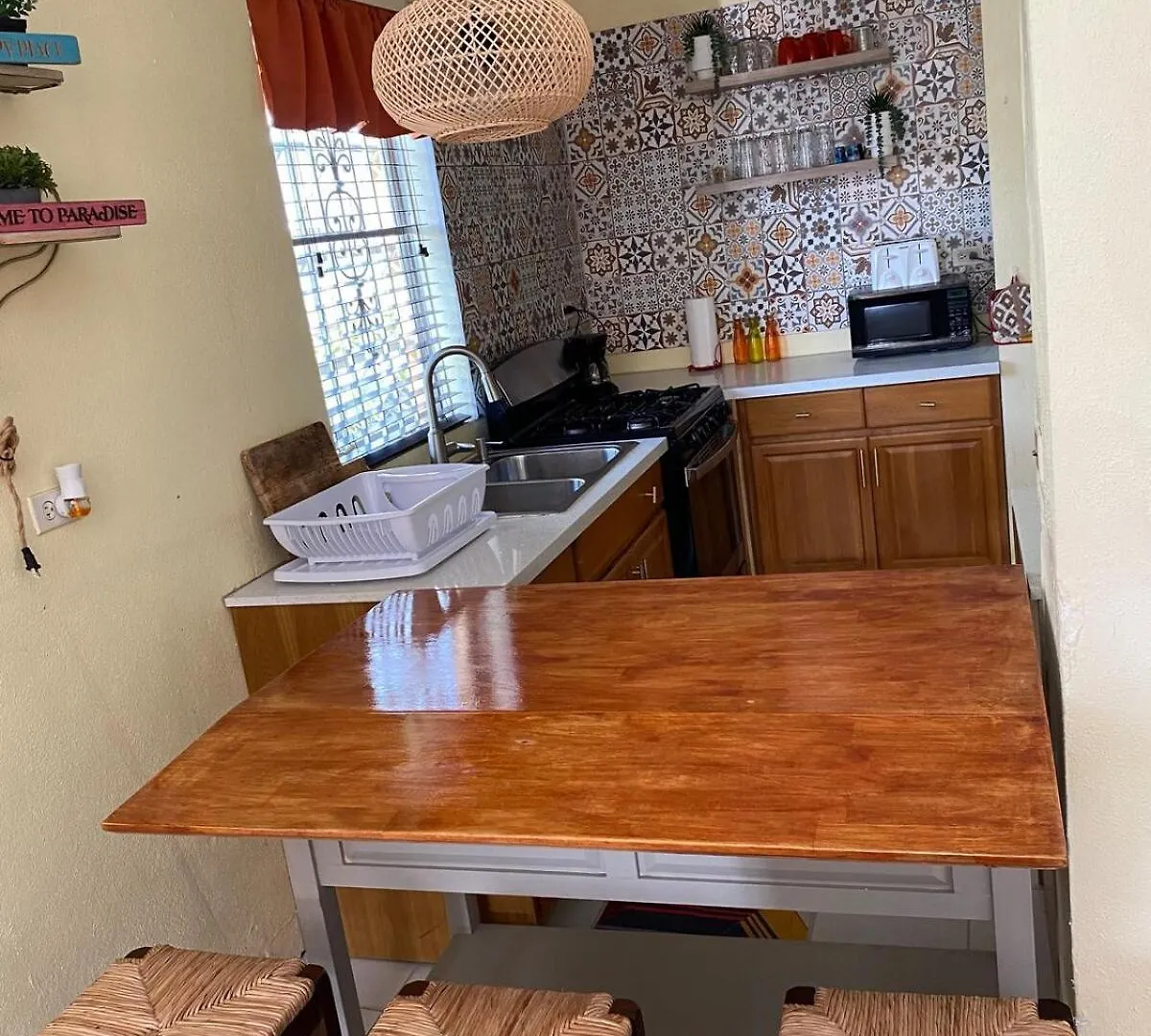 Island Vibes Point Of View- Near Beach & Airport Nassau Appartamento