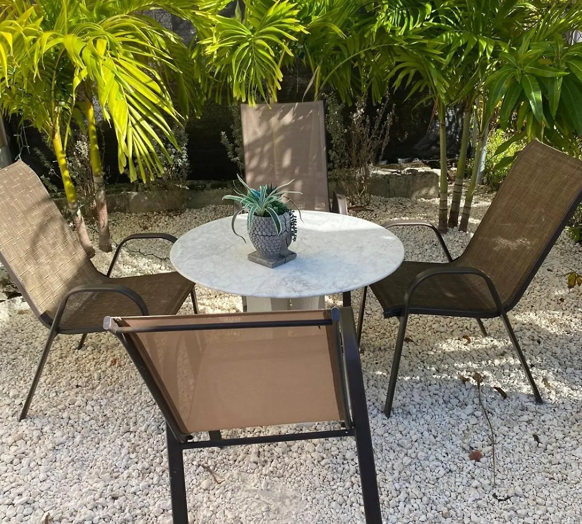 Island Vibes Point Of View- Near Beach & Airport Nassau