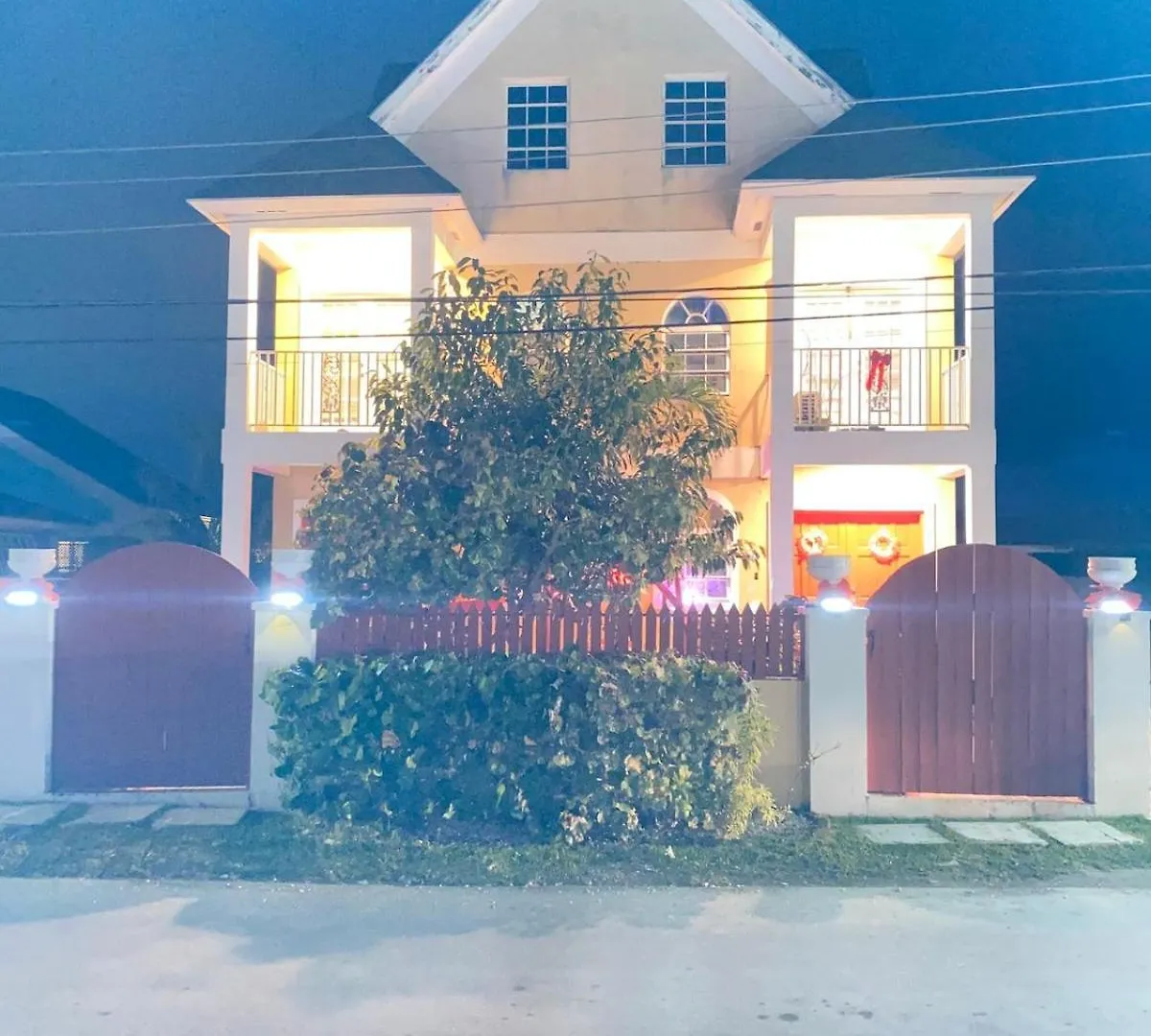 Island Vibes Point Of View- Near Beach & Airport Nassau